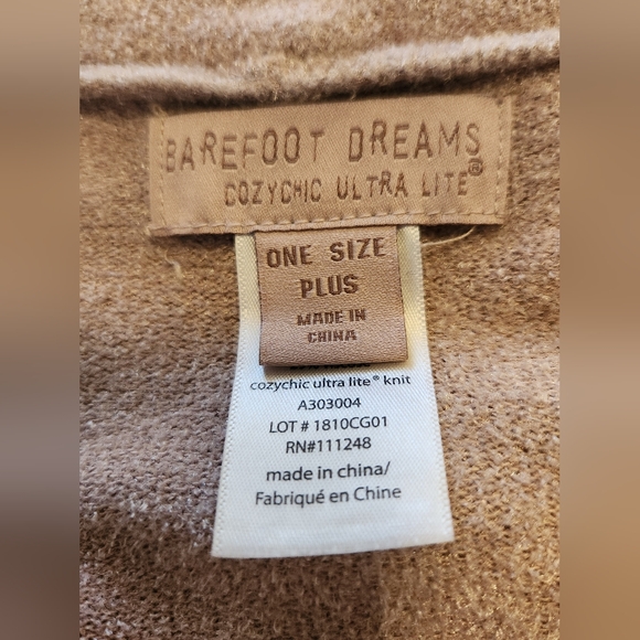 BAREFOOT DREAMS Kimono Cardigan ONE SIZE PLUS (worn 1x) - Picture 9 of 11